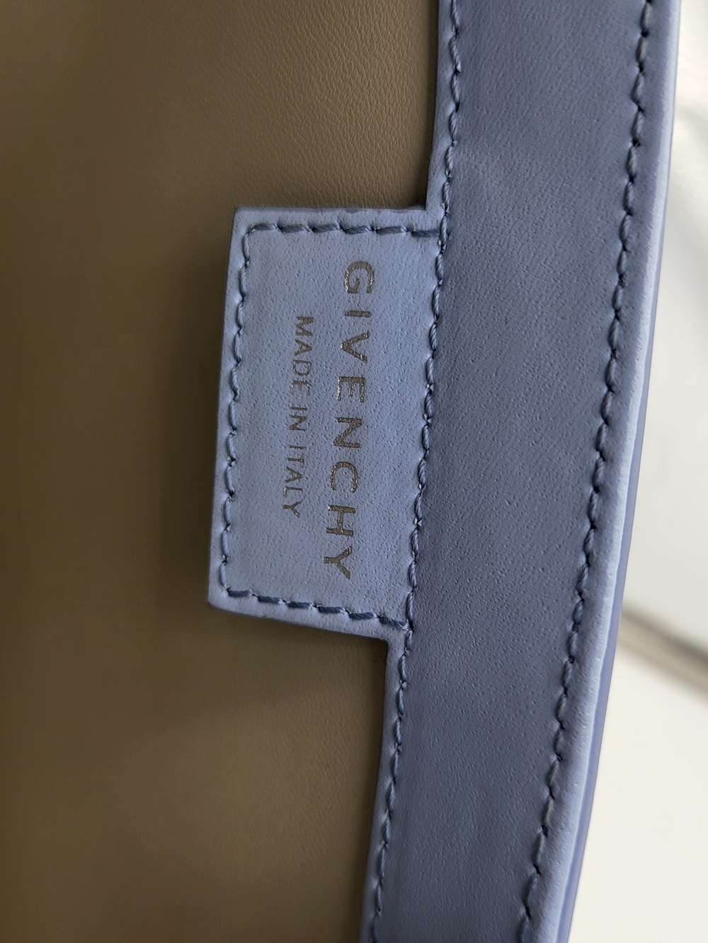 GIVENCHY Box Calfskin Small Cut Out Shoulder Crossbody Bag..Authentic.. - Picture 9 of 16
